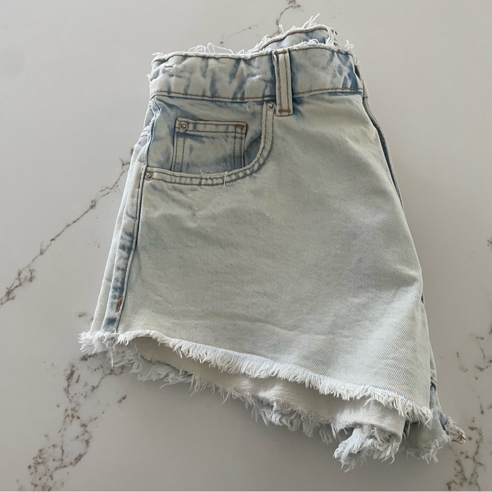 ZARA HIGH WAIST RIPPED BLACK DENIM JEAN SHORTS! - Picture 6 of 7